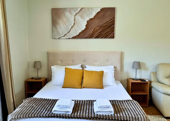 Island Loft By Sam Daire *